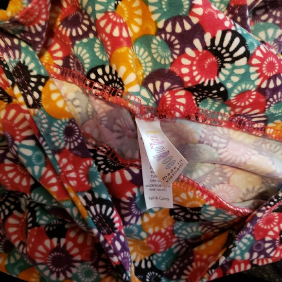 Lularoe TC leggings - Picture 2 of 3